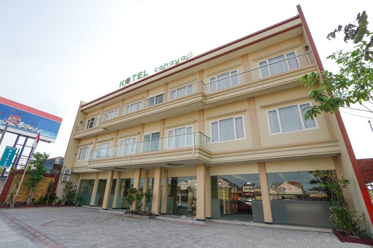 Oyo 1330 Hotel Cahaya 3 Brebek Exterior foto