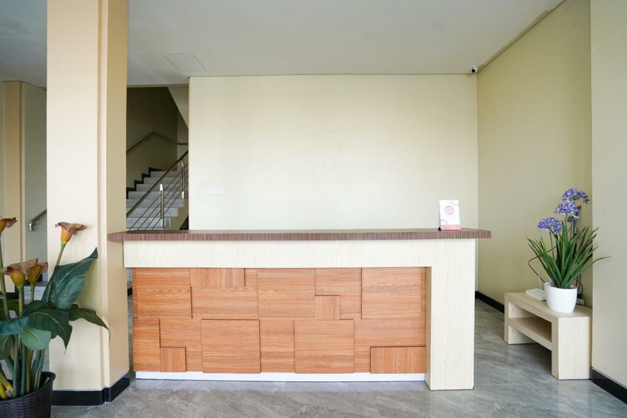 Oyo 1330 Hotel Cahaya 3 Brebek Exterior foto